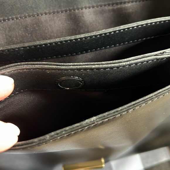 BCBG MAX AZRIA SATCHEL CROSSBODY 👜 - Picture 8 of 9